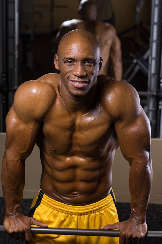  - amateur-bodybuilder-of-the-week-michael-eyes-an-ifbb-pro-card_a