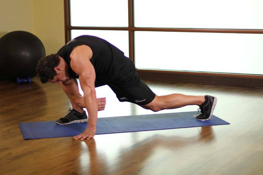 Great stretching. Упражнения на растяжку. Стретчинг в домашних условиях. Упражнения бодибилдинг растяжка.