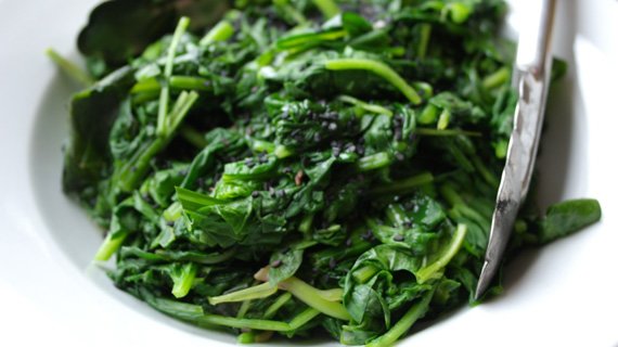 Spinach: this leafy green longs to make you look good. 