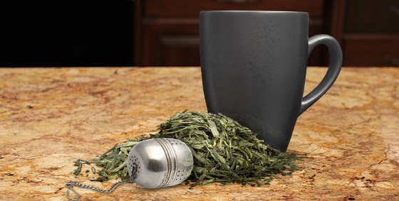 Je suggère de commander votre thé sous forme de feuille entière.  Essayez d'obtenir du thé vert de culture biologique sous forme de feuilles mobiles pour un bénéfice maximal.