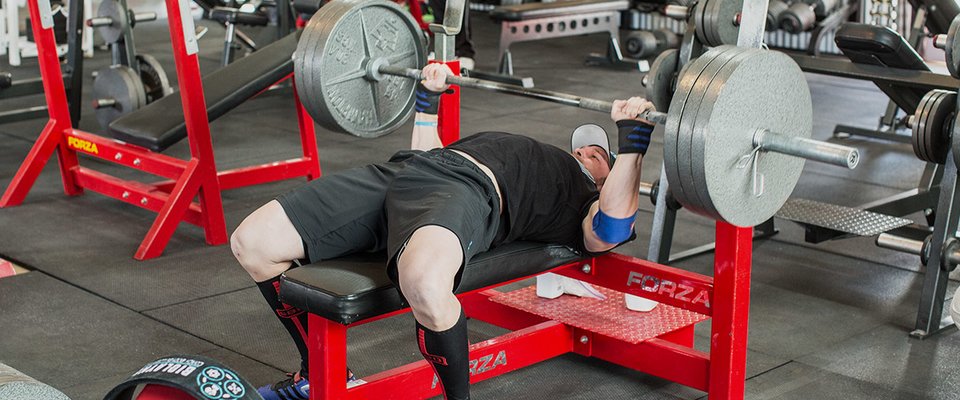 How To Bench Press: Proper Form To Gain Strength & Muscle | Bodybuilding.com