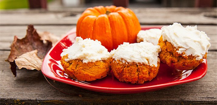 PROTEIN PUMPKIN ROLLS WITH PROTEIN CREAM CHEESE