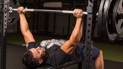 The 10-Week Minimalist Bench Plan For Maximum Muscle Growth