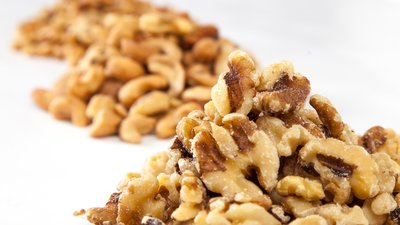 The 5 Nuts Fit People Eat