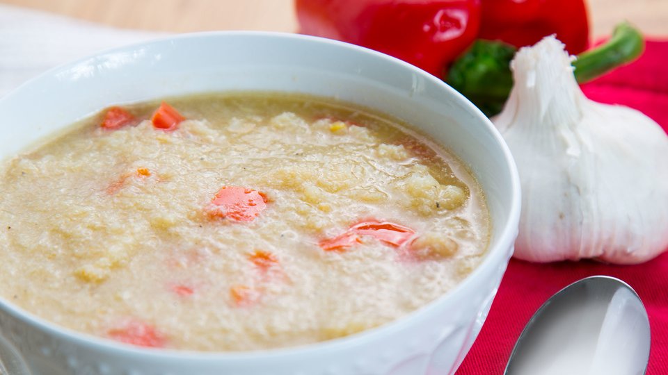 Garlic Cauliflower and Red Pepper Soup