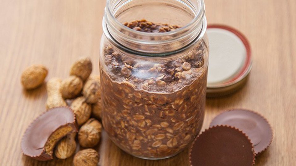 Chocolate Peanut Butter Cup Overnight Oats