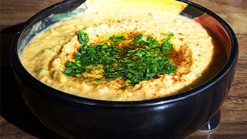 Garlicky Hummus