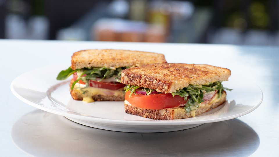 Chef Robert Irvine: Tomato and Fresh Aioli Sandwich