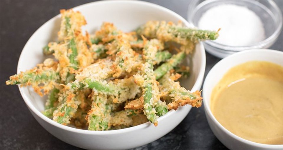 Crunchy Parmesan Green Bean Fries