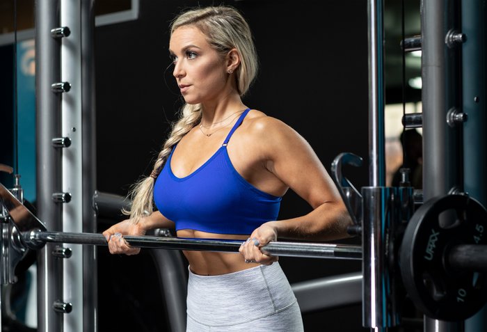 https://www.bodybuilding.com/images/2019/february/arm-training-for-women-3-700xh.jpg