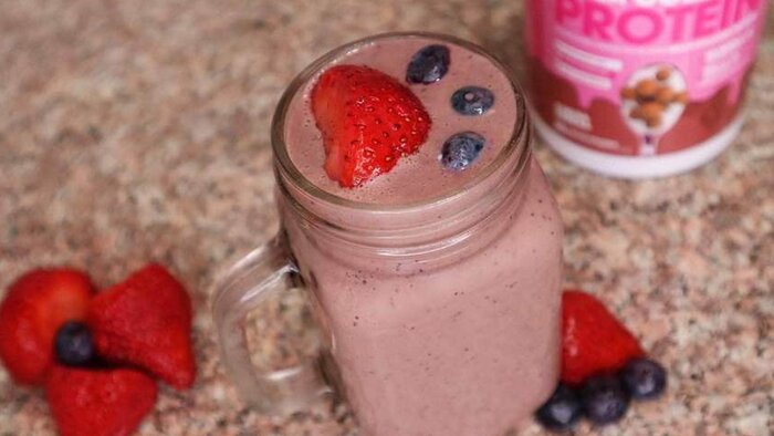 Very berry chocolaty smoothie