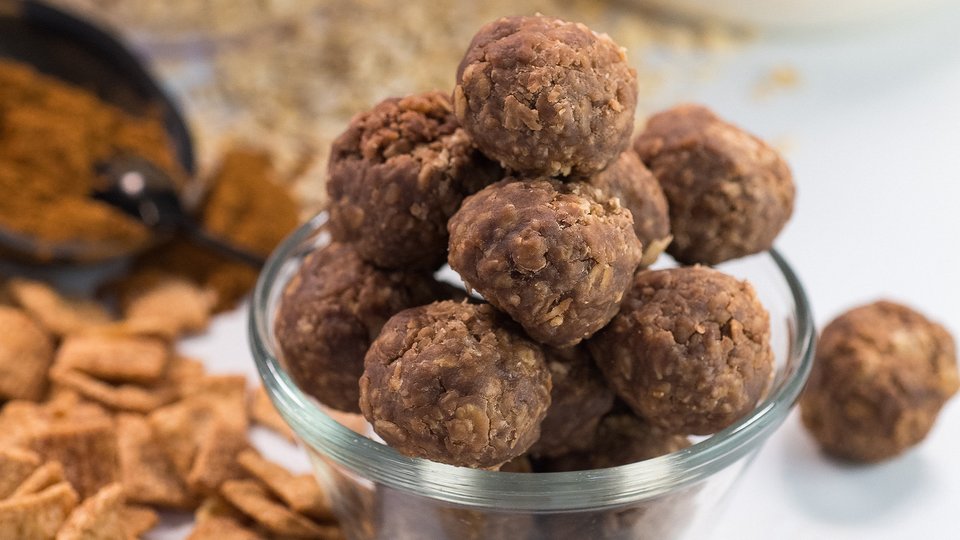 Cinna Cocoa Protein Bites