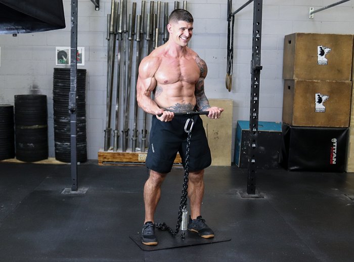 Isometric chain-and-bar barbell curl