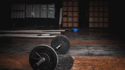 Mastering Overhead Press Form: Essential Techniques and Cues