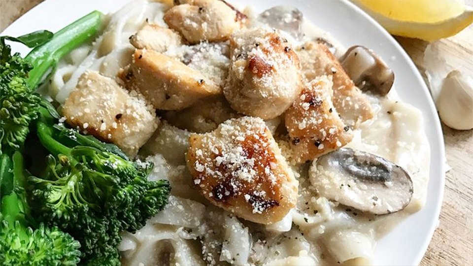 Low-Carb Chicken Fettuccine Alfredo