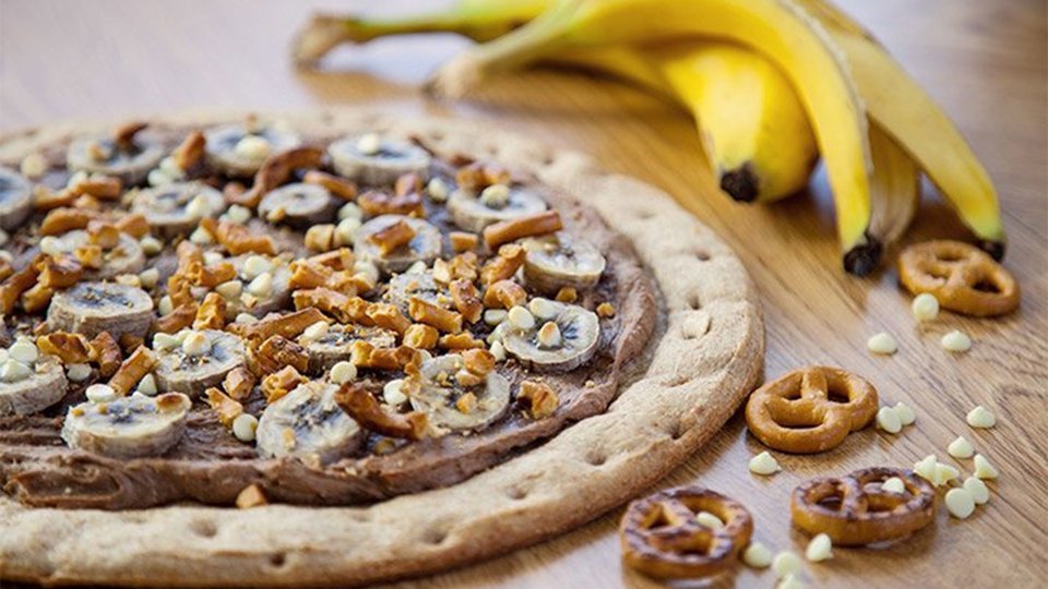 Peanut Butter And Banana Pretzel Pizza