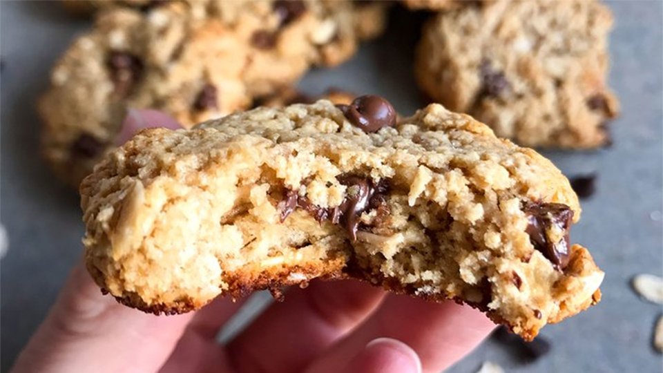 Peanut Butter Oatmeal Protein Cookies