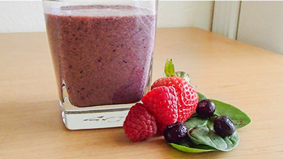 Antioxidant-Infused Berry Smoothie